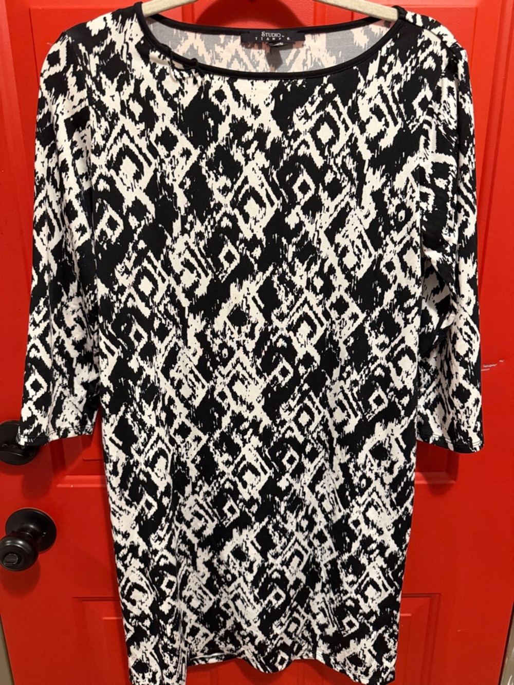 Studio by Tiana B. Black and White Ikat-Print Shift